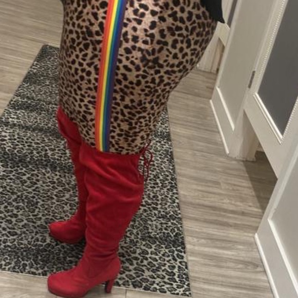 Torrid Liquid Leopard 🐆 Leggings - Picture 8 of 9